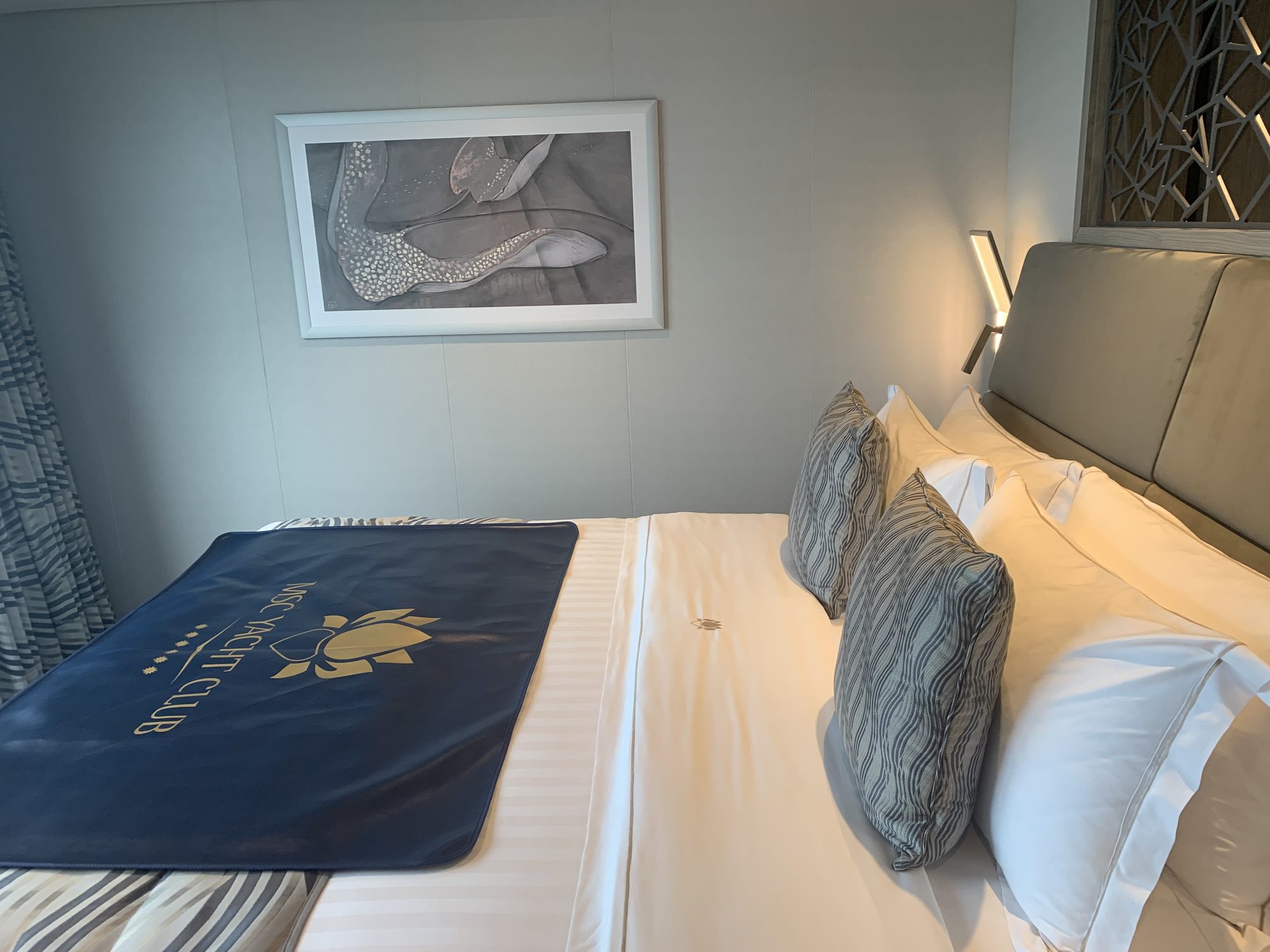 Suite, turned down